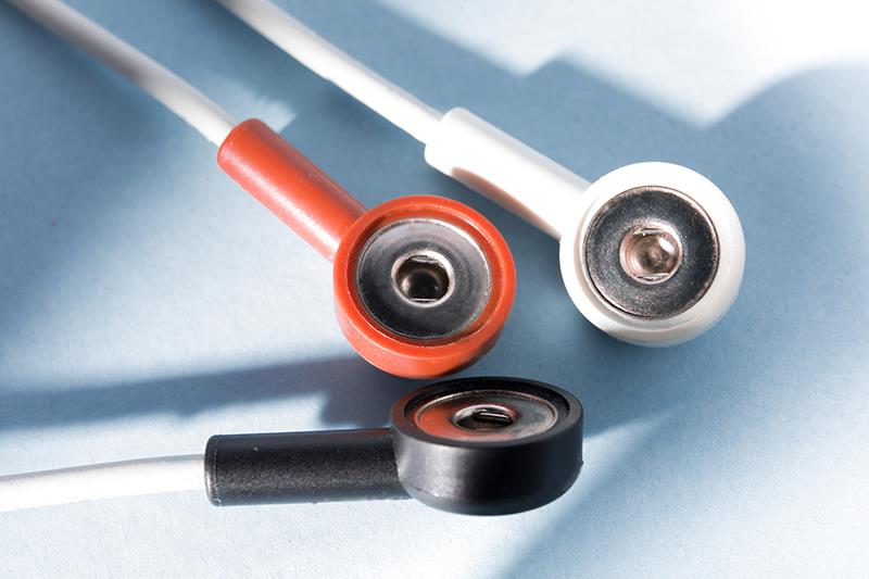 AI-reconstructed ECG facilitates heart monitoring with fewer leads