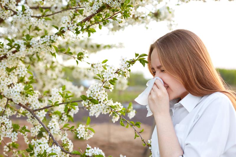 Cinnamic aldehyde, alcohol cause reactions in patients allergic to fragrance