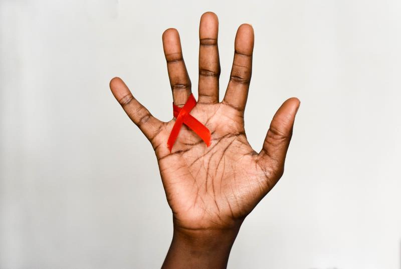 Dual therapy as good as triple therapy for treatment-naïve HIV