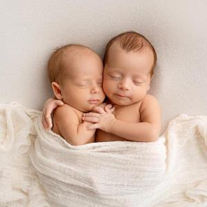 Antenatal corticosteroid reduces neonatal morbidities in late preterm twins