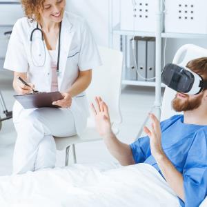 Virtual reality helps relieve procedural pain