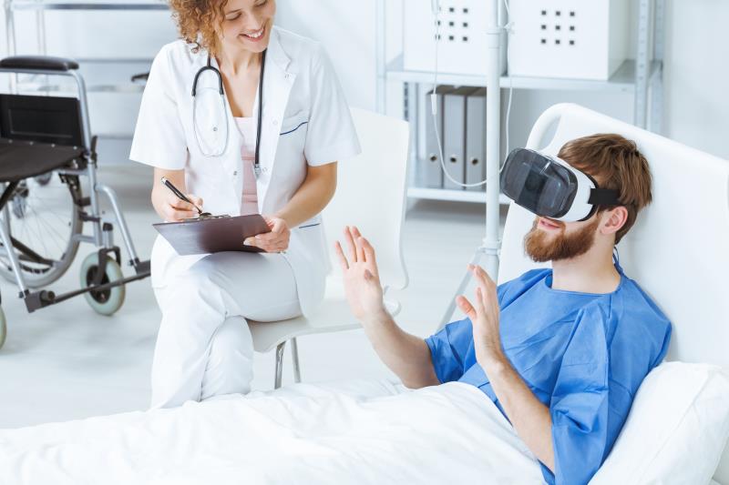 Virtual reality helps relieve procedural pain