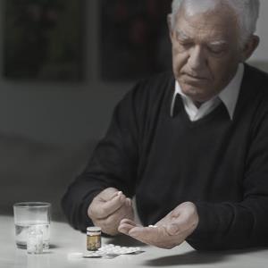 Ustekinumab vs vedolizumab for older IBD patients: MACE not different, but mortality lower