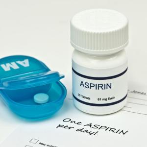 Aspirin safe to use in patients with age-related eye disease