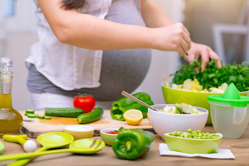 Better diet may reduce foetal growth restriction, pregnancy-related hypertension risk