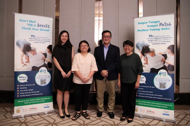 L-R: Kang C-Sze, Commercial Lead, Amgen Malaysia, Professor Dr Chan Siew Pheng, Dato’ Dr Lee Joon Kiong, and Choo Yem Kuen