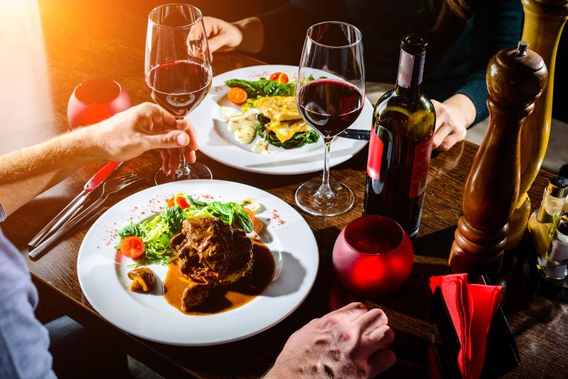 Could drinking wine with meals reduce T2D risk?