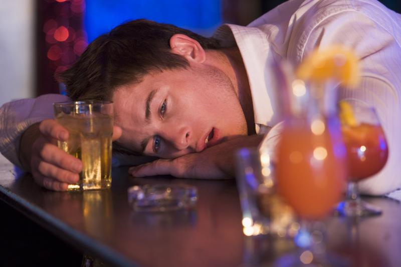 Targeted naltrexone eases binge drinking among sexual/gender minority men