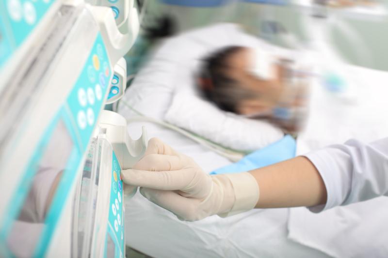 Continuous vs intermittent feeding: Which is better for critically ill patients?