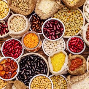 Eating more fibre-rich foods, less red meat and sugar may prolong life expectancy