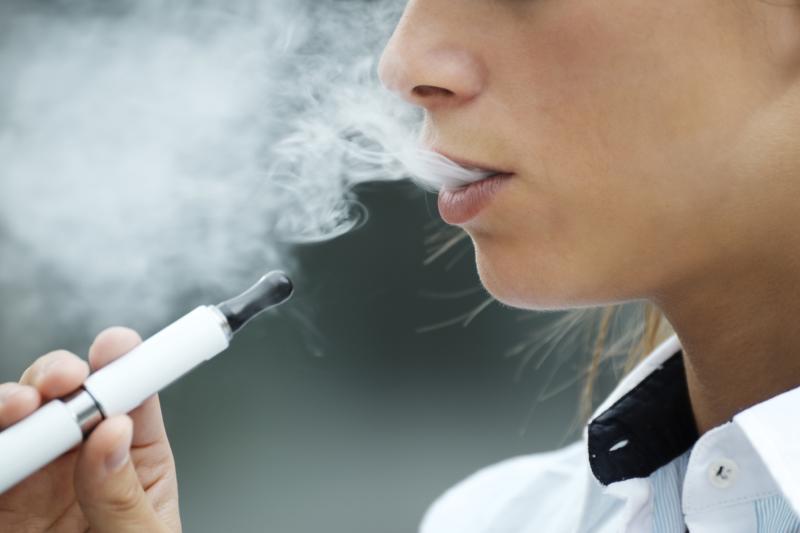 To smoke or not to smoke: Whether e-cigarettes can be used as a mean to quit smoking is still in debates.