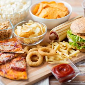 Fast foods contain abundant endocrine disruptors