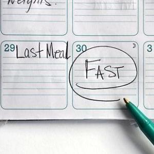 7-day modified fasting therapy improves health, body weight of hospitalized patients