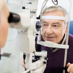 Eyesight worsens with age in patients with diffractive multifocal intraocular lenses