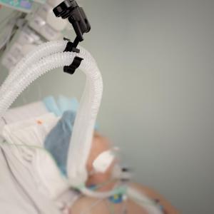 One-time ceftriaxone cuts ventilator-associated pneumonia risk