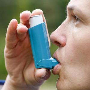 Single-inhaler triple therapy for COPD confers greater benefits than dual therapies