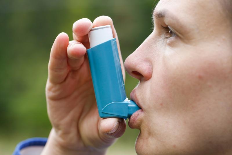 Single-inhaler triple therapy for COPD confers greater benefits than dual therapies