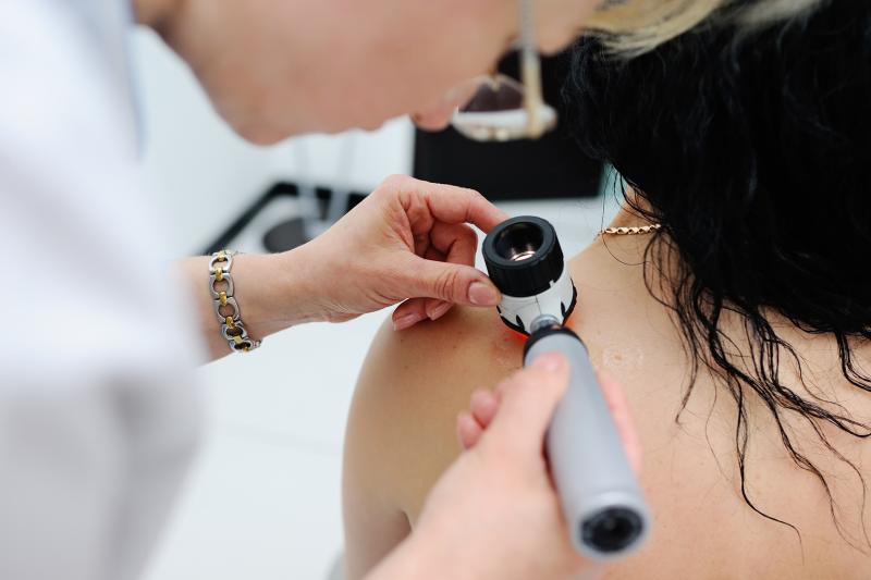 Dabrafenib plus trametinib boasts high pathological response for stage III melanoma