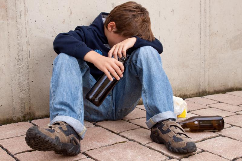 Does moderate drinking help in depression?