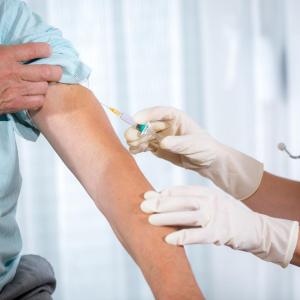 1 week off methotrexate works okay for RA patients receiving flu shot