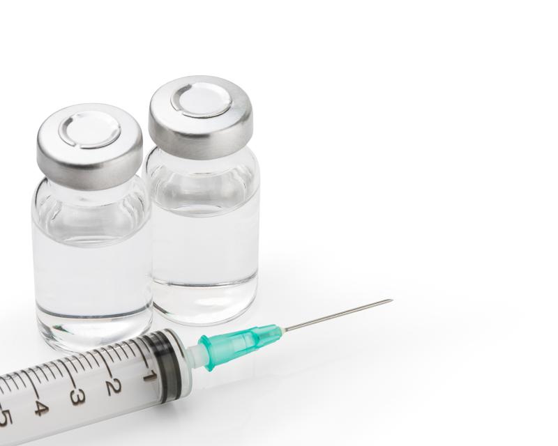How do CYP3A4 inhibitors, inducers affect senaparib exposure in healthy adults?