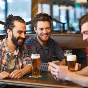 Light, moderate drinking may be good for eyes