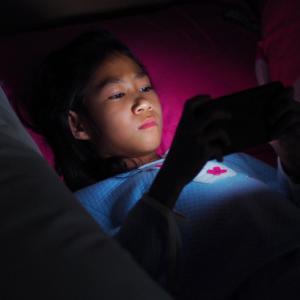 Household rules on use of electronics have uncertain benefit on teens’ sleep