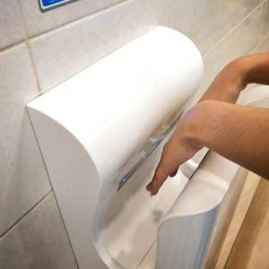 High-speed hand dryers spread viral contamination more than paper towels