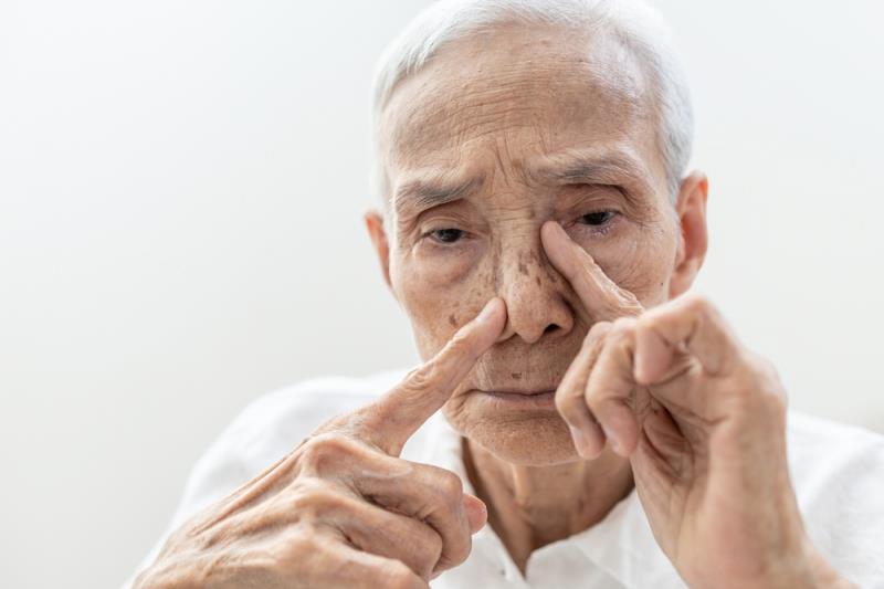 Contemporary management of CRSwNP with an anti–IL-5
biologic