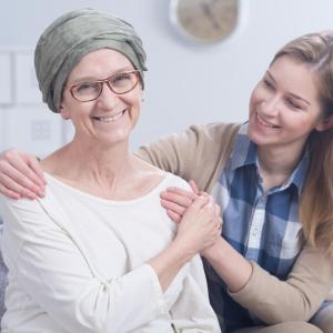 Poor social support lowers rate of chemotherapy toxicity detection in elderly cancer patients