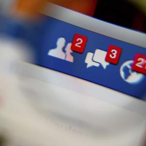 Social media use tied to binge eating in early adolescence