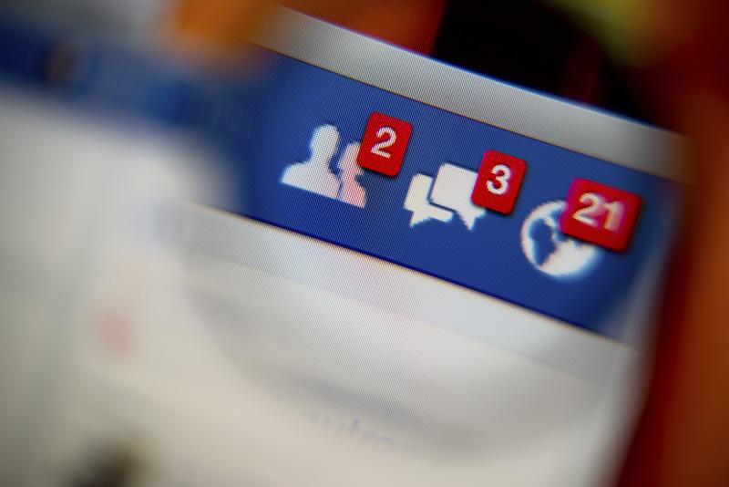 Social media use tied to binge eating in early adolescence