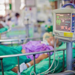 Acetaminophen drip of little benefit in critically ill sepsis patients