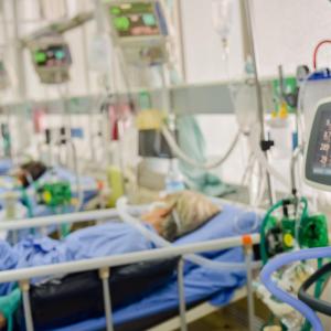 Wearable devices measure postoperative cardiac parameters in ICU