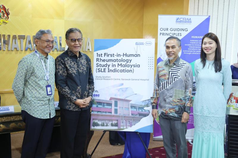 From left to right: Dr Akhmal Yusof, CEO of Clinical Research Malaysia; Datuk Seri Dr Dzulkefly Ahmad; Datuk Dr Muhammad Radz