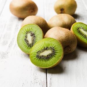 Kiwi xanh có thể cải thiện triệu chứng tiêu hóa ở bệnh nhân hội chứng ruột kích thích thể táo bón (IBS-C)