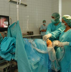 Laparoscopy more demanding than robot-assisted surgery on surgeon’s posture