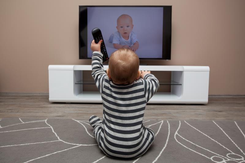 Longer screen time at age 1 tied to autism risk