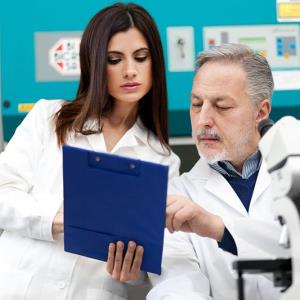 Recurrence scores from 21-gene assay help inform benefits of adjuvant anthracyclines in EBC