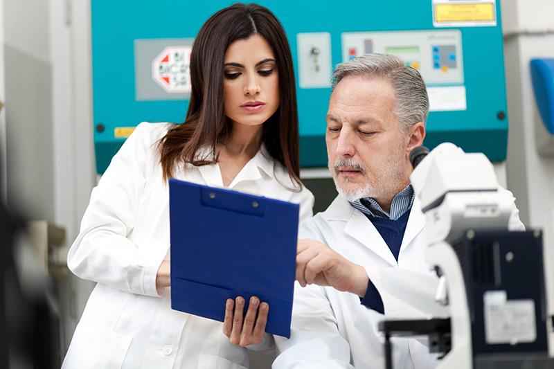 Recurrence scores from 21-gene assay help inform benefits of adjuvant anthracyclines in EBC