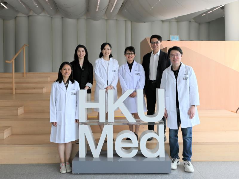 Prof Shirley Xue Li (second from right in the back row) and her research team