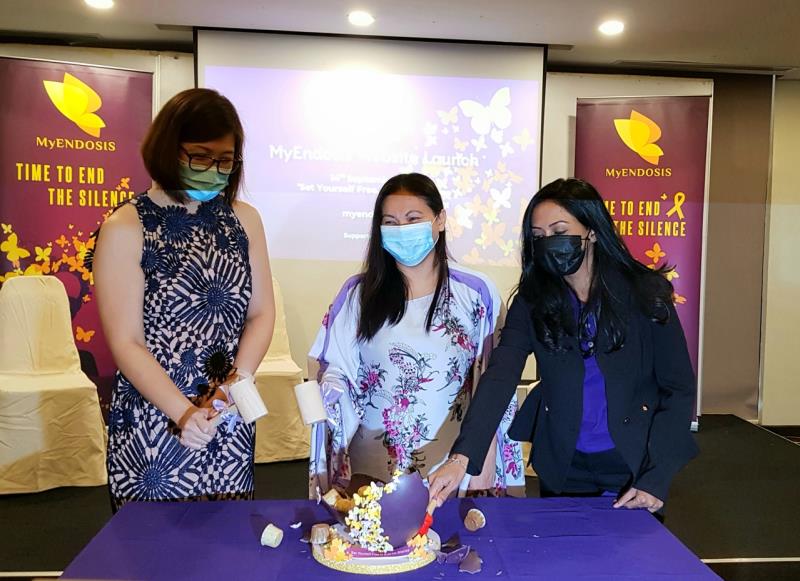 L-R: Dr Patricia Lim Su-Lyn, Dr Imelda Balchin and Surita Mogan, at the official launch of the MyEndosis website.