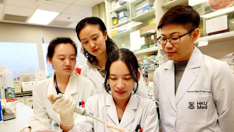 Prof Ruby Lai-Chong Hoo (first from right) and her research team