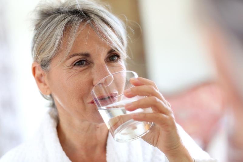 Sports drink-like preparation for colonoscopy as good as OSS, but tastes better