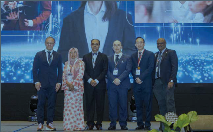 OGSM 2024 was officiated by (L-R): Professor Dr Frank Louwen
President-Elect, FIGO; Professor Dr Nazimah Idris; Dr Ravi Chan