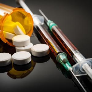 Comorbidities, medications up likelihood of starting chronic opioid therapy in PLHIVs