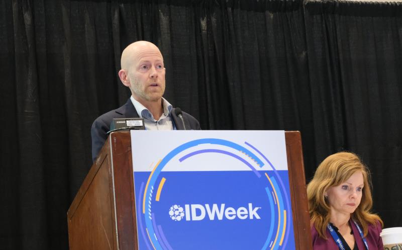 Dr Otto Helve, presenting the results of SECFLOR at IDWeek 2024