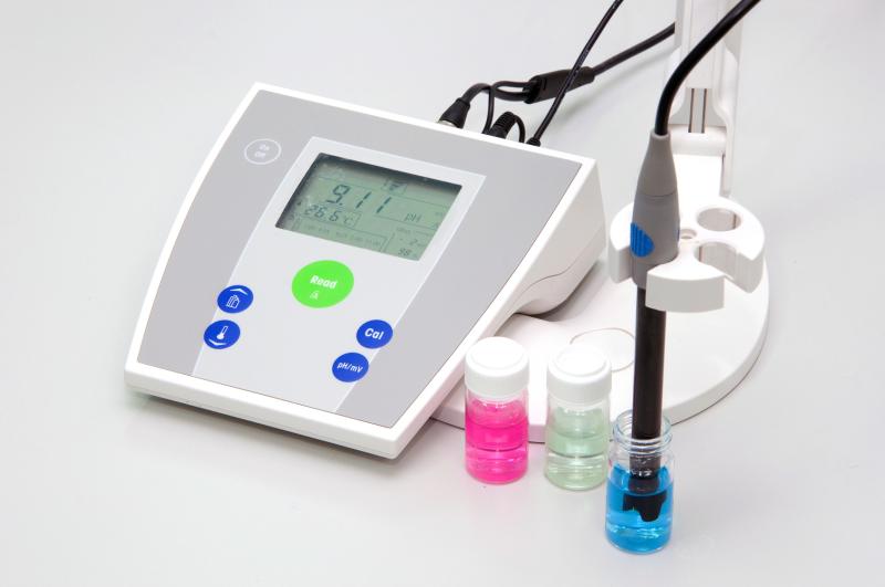 pH meter untuk mengukur asam-basa cairan