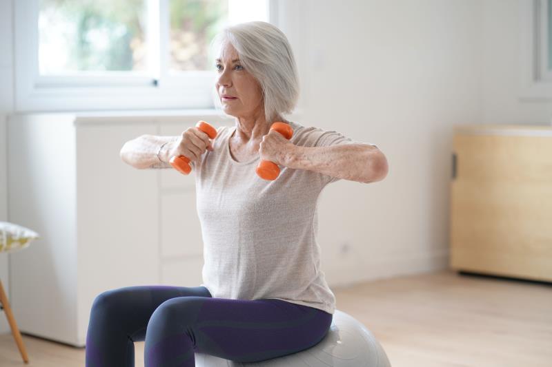 Exercise cuts depression, boosts survival among older adults