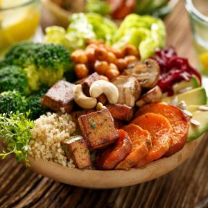 Replacing red meat with vegetables could reduce mortality, CHD risk